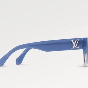 Louis Vuitton Elegant Blue Glasses